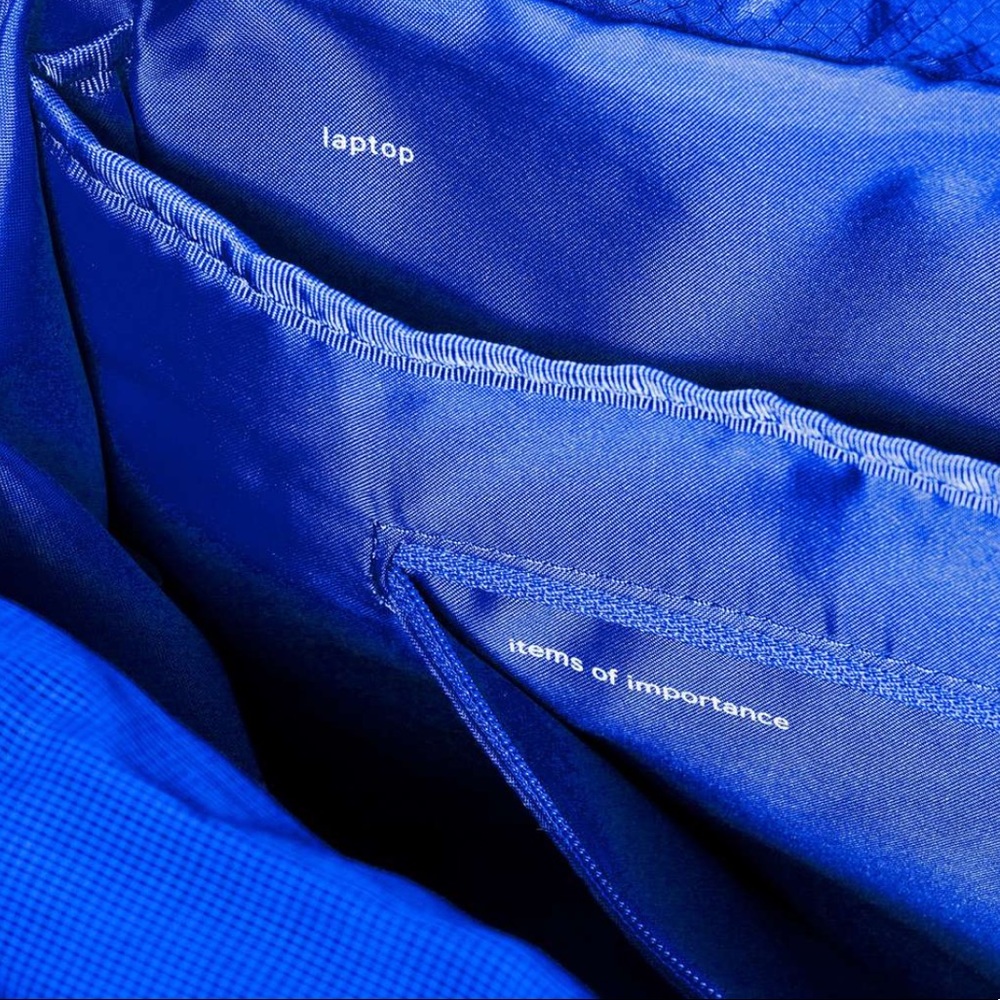 Lululemon Dash All Day Duffel *20L - Picture 5 of 7